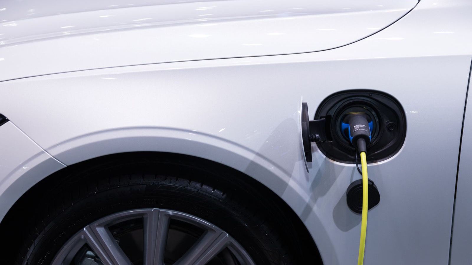 Titanium Demand in New Energy Vehicles Surges in 2026: What It Means for the Supply Chain